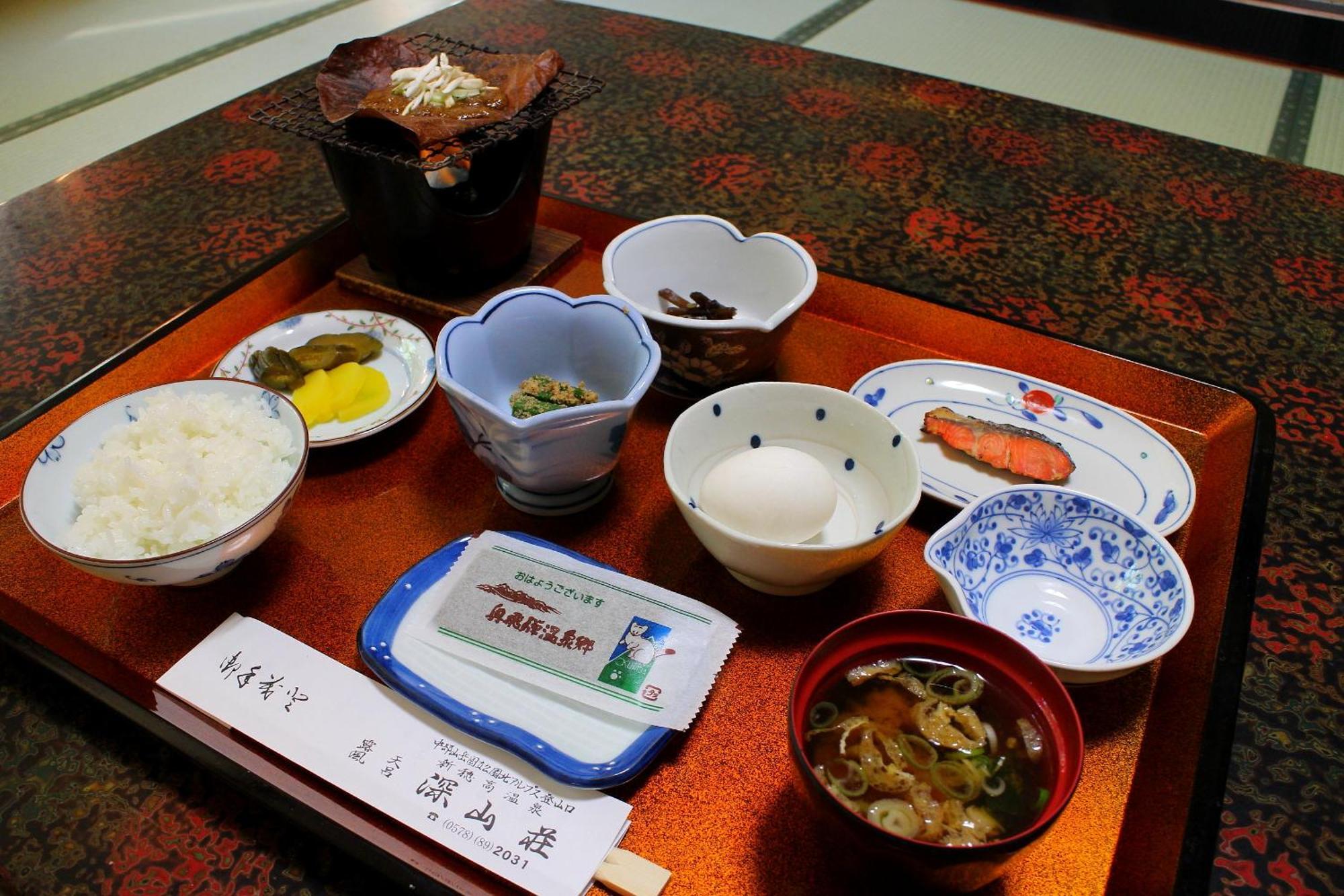 Shinzanso Hotel Takayama  Exterior photo