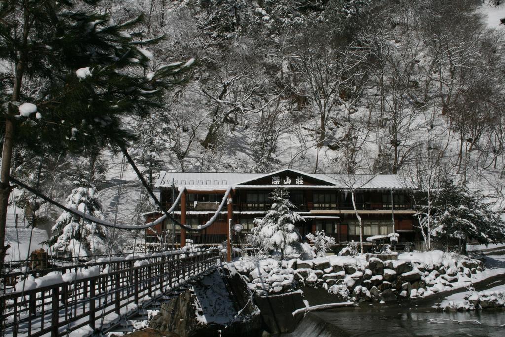 Shinzanso Hotel Takayama  Exterior photo