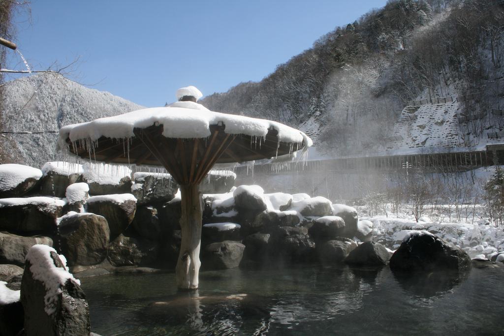 Shinzanso Hotel Takayama  Exterior photo