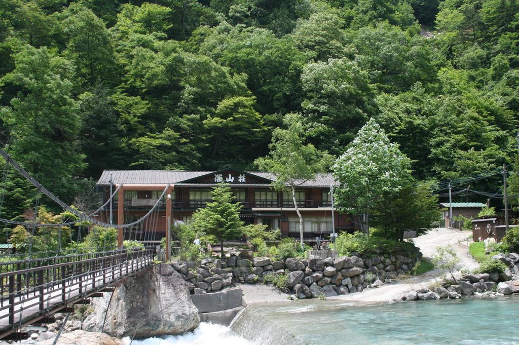 Shinzanso Hotel Takayama  Exterior photo