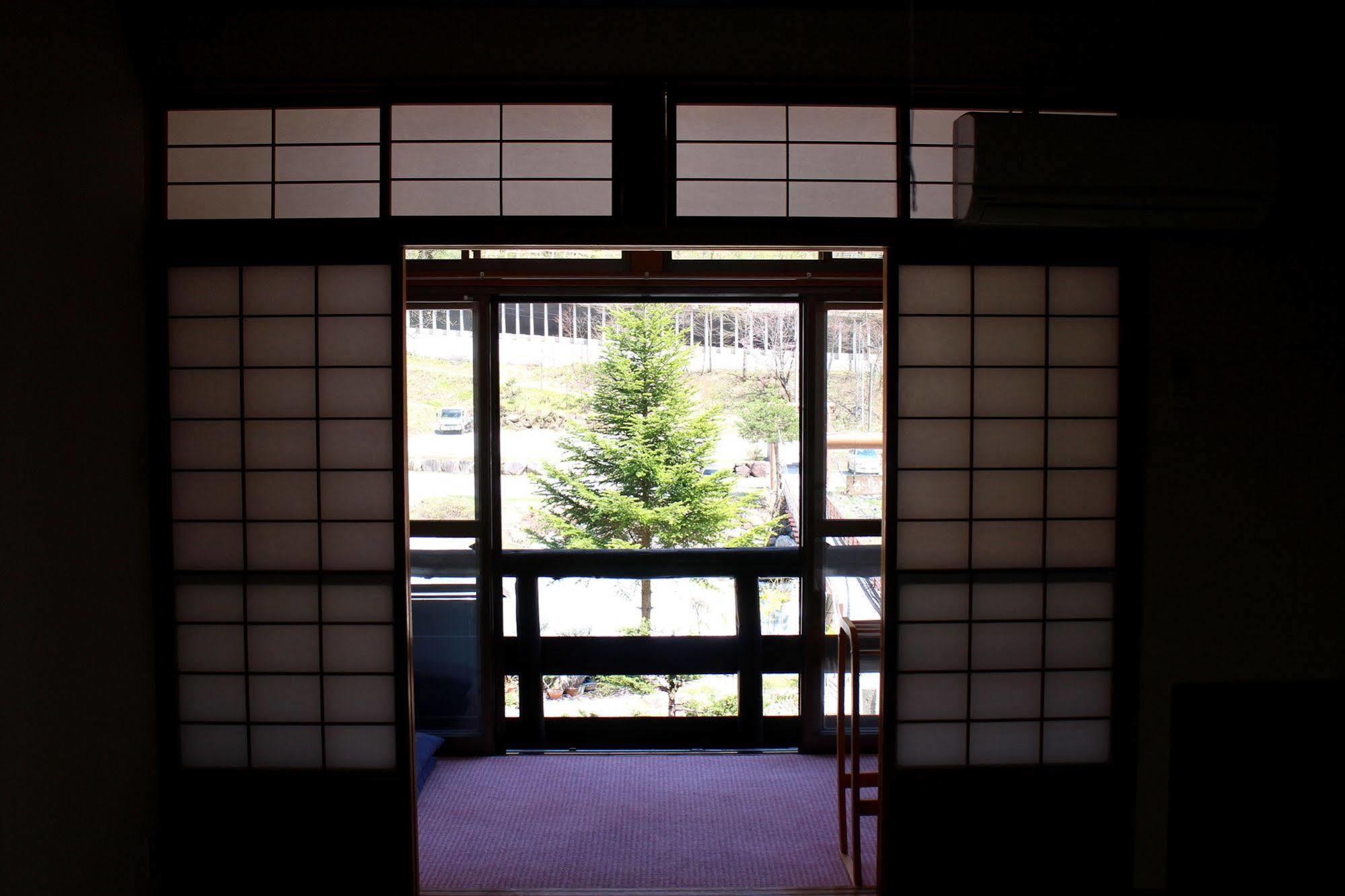 Shinzanso Hotel Takayama  Exterior photo